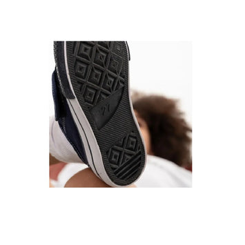 Tênis com Velcro