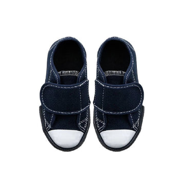 Tênis com Velcro